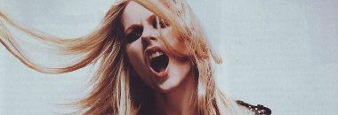 Avril Lavignes Cleavage